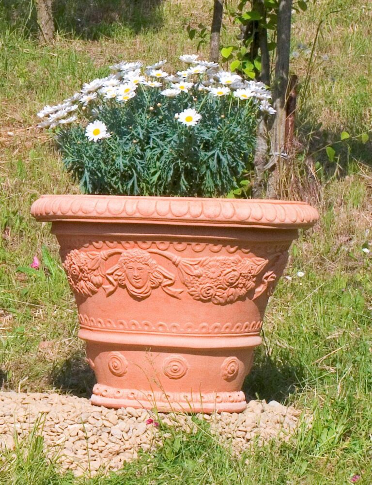 bellissimo vaso da fiori per il giardino