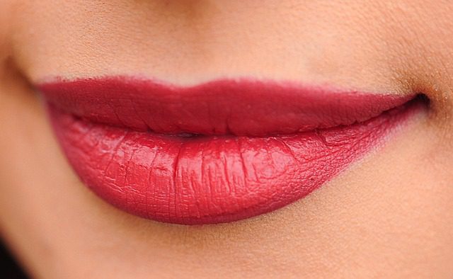 Quale colore di rossetto ti toglie gli anni