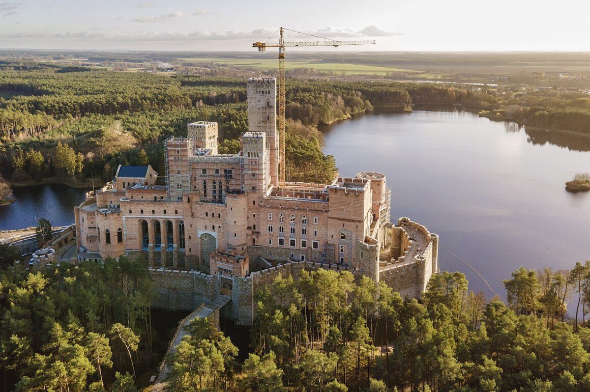 Il castello di Stobnica… un complesso residenziale!? Sarà possibile vivere lì?