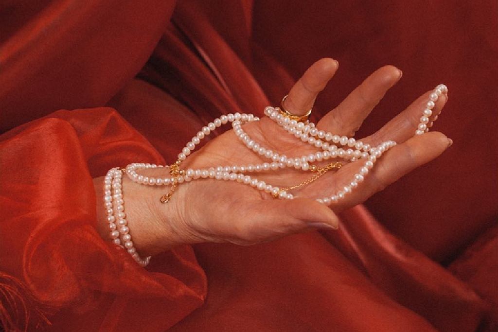 Gioielli Per Una Donna Di 50 Anni Fatti Di Perle