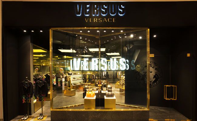 Qual è la differenza tra Versus Versace e Versace Lusso contro ribellione
