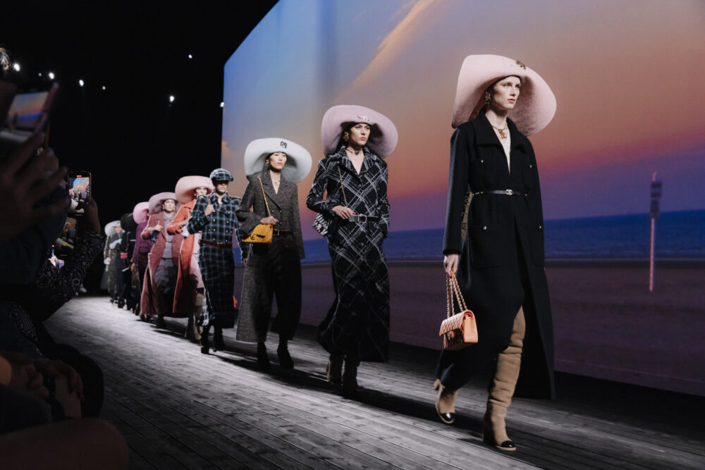 Chanel Cruise 2027 Debutterà ad Aprile