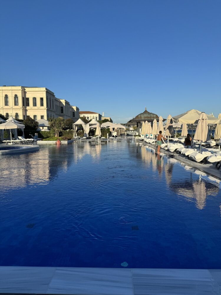 Hotel a
